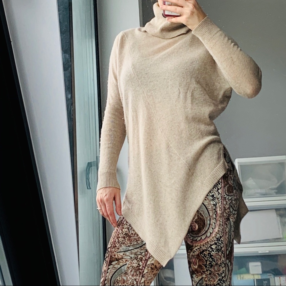 360Sweater Cashmere Hi-Lo Turtle Neck Tan Sweater - Picture 9 of 11